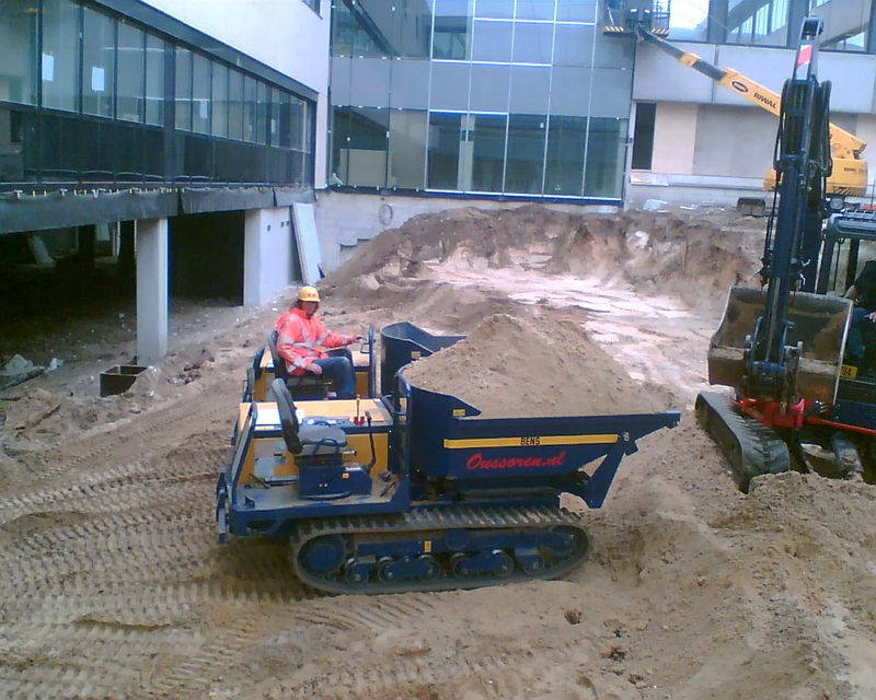 verhuurder van rupsdumpers